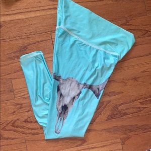 BLOW OUT SALE. Teeki deer skull  s medium. $20